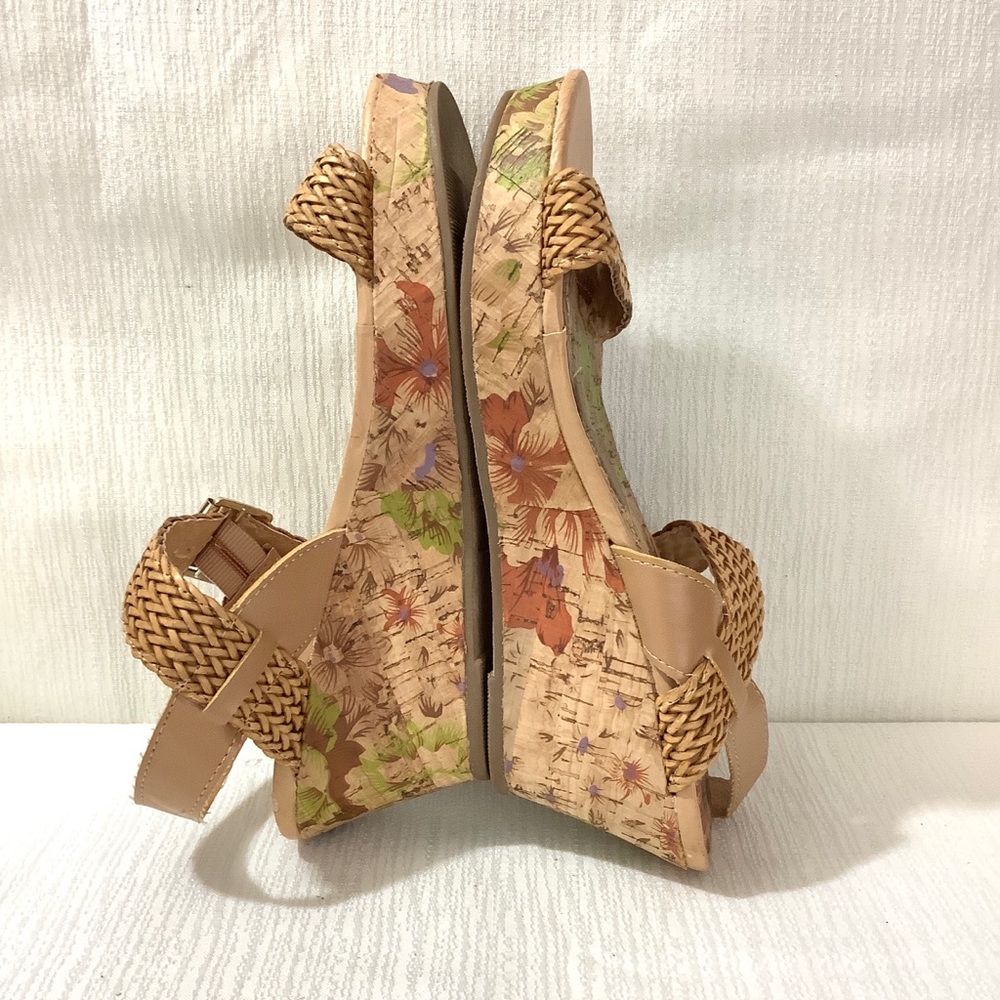 STEVE MADDEN “Buttercup” Printed Cork Wedge Sandals - Picture 2 of 10
